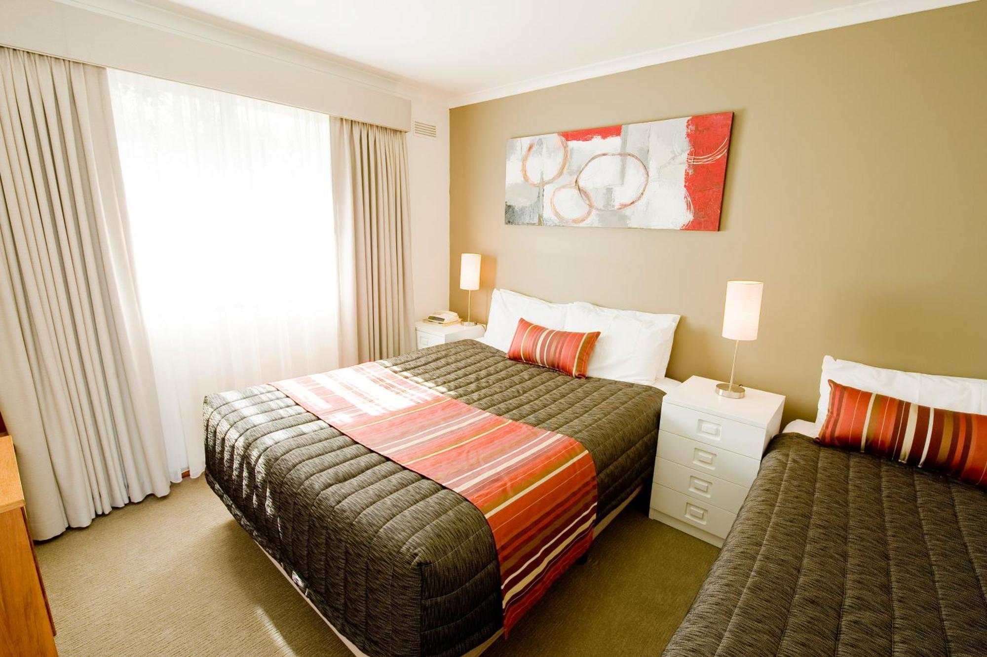 Redwood Manor Motel Apartments Warrnambool Esterno foto