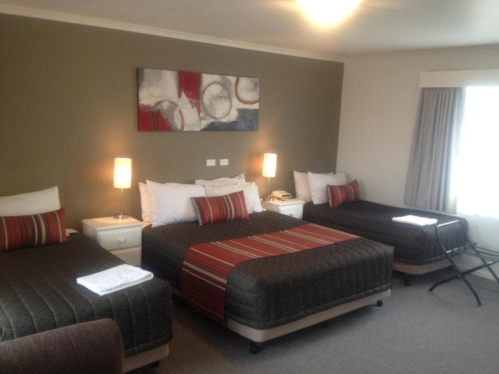 Redwood Manor Motel Apartments Warrnambool Esterno foto